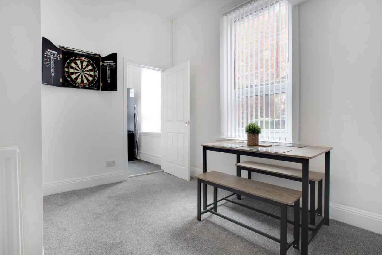 Stunning 4-Bedroom, 2 Bathrooms In Sunderland Sunderland  Bagian luar foto