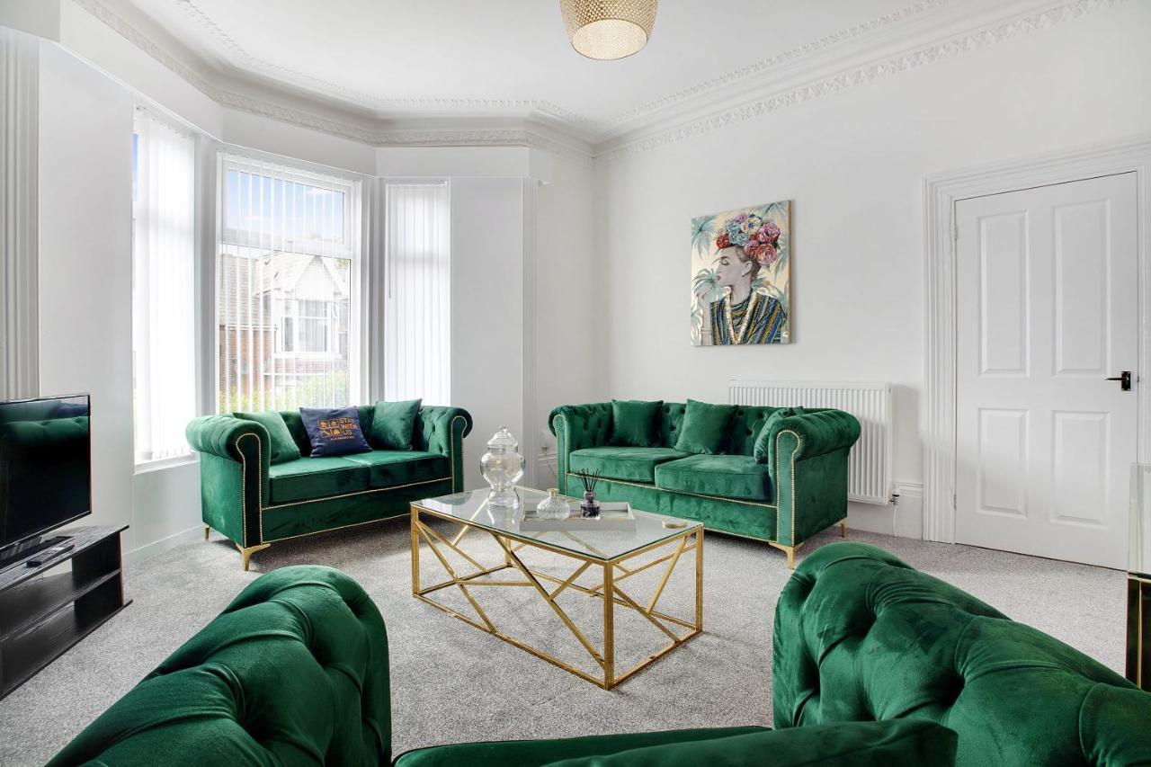 Stunning 4-Bedroom, 2 Bathrooms In Sunderland Sunderland  Bagian luar foto
