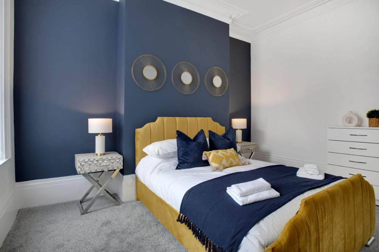 Stunning 4-Bedroom, 2 Bathrooms In Sunderland Sunderland  Bagian luar foto