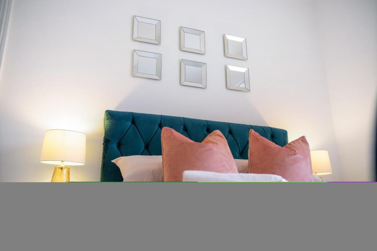 Stunning 4-Bedroom, 2 Bathrooms In Sunderland Sunderland  Bagian luar foto